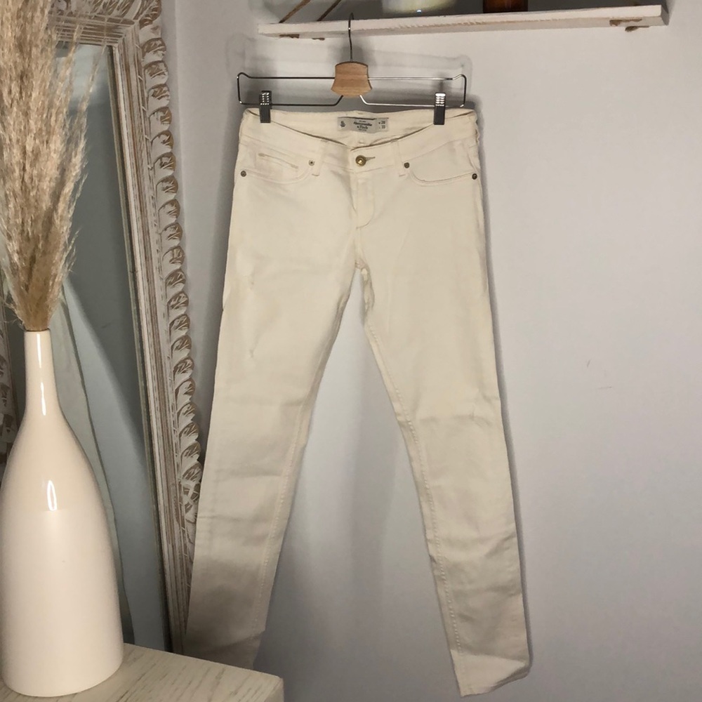 Abercrombie White Skinny Jeans!!!